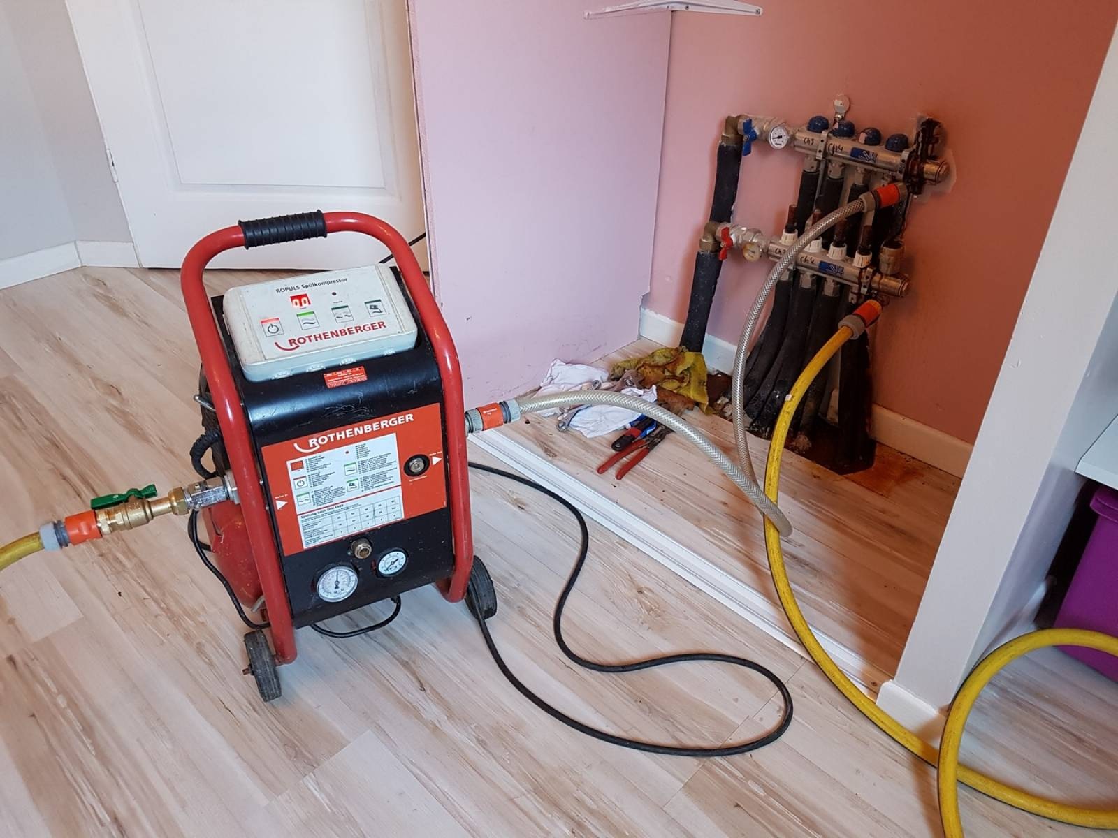 İçmeler Vaillant Hermetik Şofben Kombi Bakımı